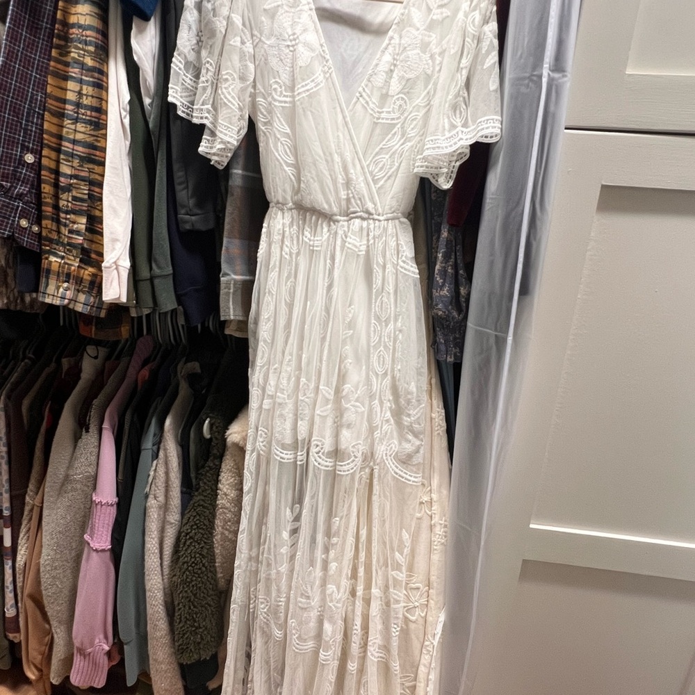 Elegant White Lace Maxi Dress